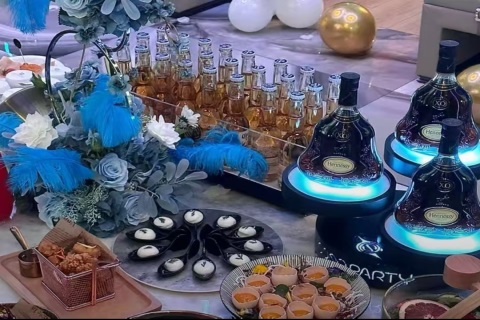 信阳夜场绽放青春舞台 职场新人迎来机遇